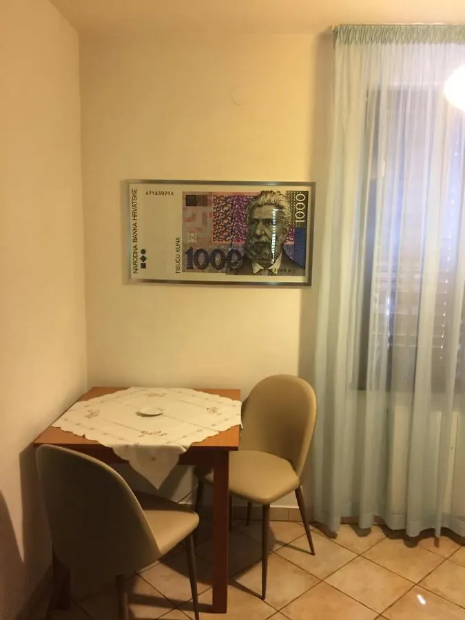 아파트 Vacation Home Lucija Slatina  크로아티아